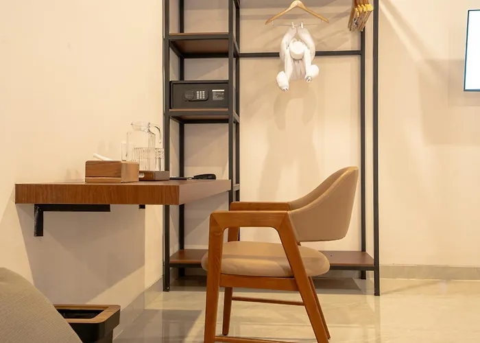 Гостевой дом Miles Coliving Bali, Close To Seminyak And Canggu Керобокан